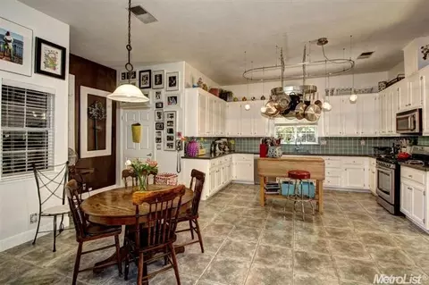 2525 Albany Ave, Davis, CA 95618 photo 6