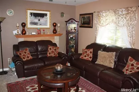 426 E Golf Cir, Manteca, CA 95337 photo 3