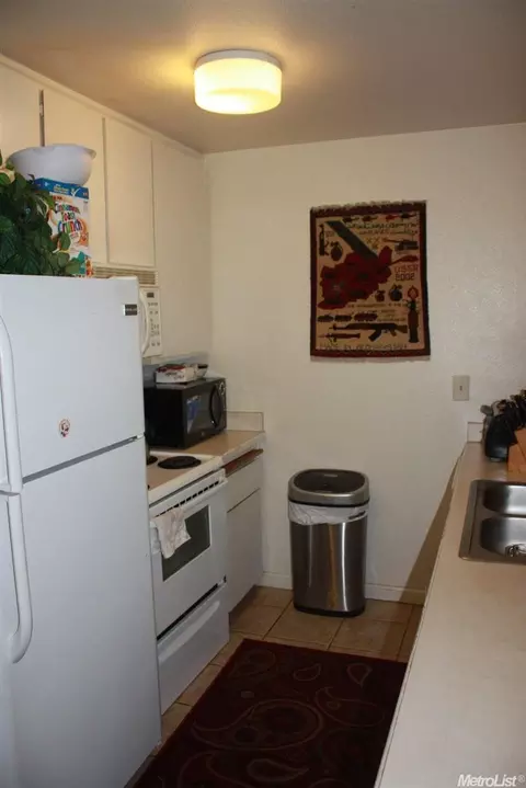 426 E Golf Cir, Manteca, CA 95337 photo 6