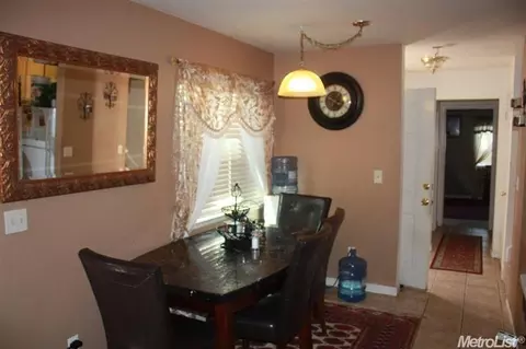 426 E Golf Cir, Manteca, CA 95337 photo 4