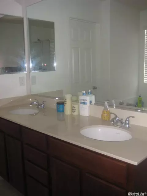680 Town, Lathrop, CA 95330 photo 13