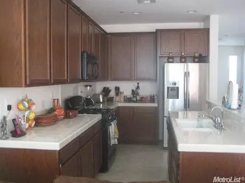 680 Town, Lathrop, CA 95330 photo 16