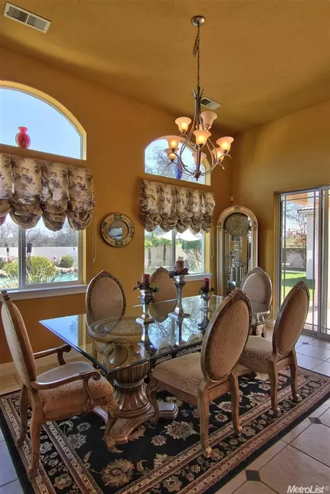 11093 Limestone Dr, Wallace, CA 95245 photo 3