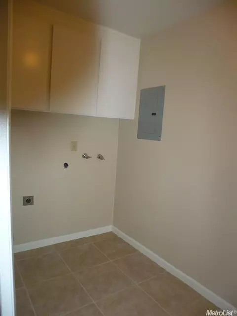 717 Lawn Ct, Tracy, CA 95376 photo 5