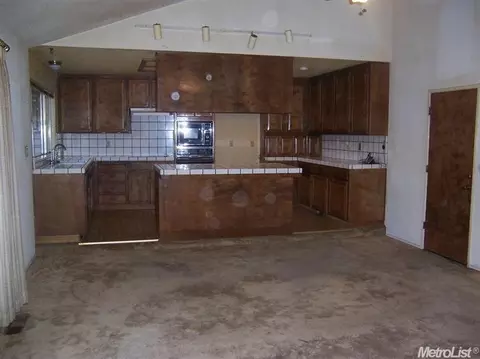 3728 E Glen Cir, Modesto, CA 95355 photo 3