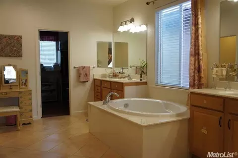 5389 Elderdown Way, Sacramento, CA 95835 photo 15