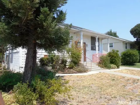 1433 Park St, Lodi, CA 95242 photo 2