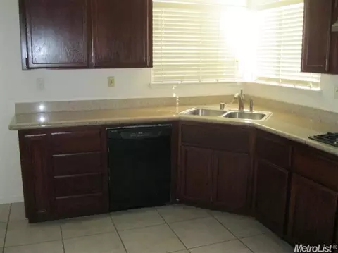 1695 Parkside Dr, Tracy, CA 95376 photo 3