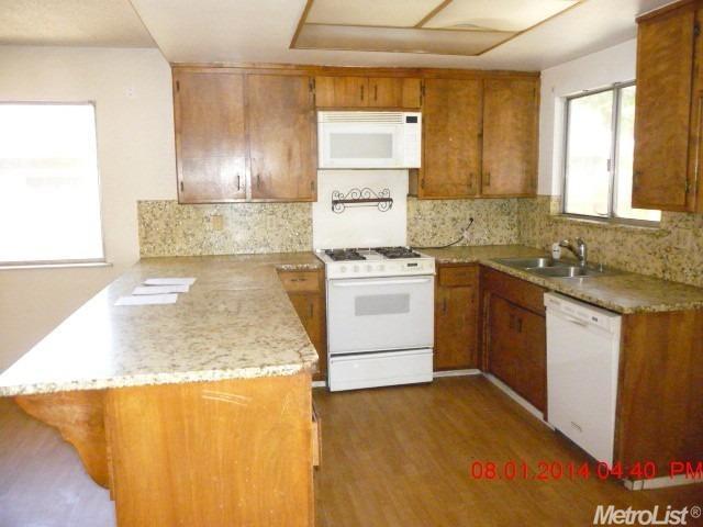 912 Ebbetts Ave, Manteca, CA 95337 photo 4
