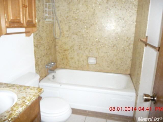 912 Ebbetts Ave, Manteca, CA 95337 photo 8