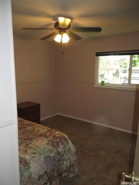 2230 Surrey Ave, Modesto, CA 95355 photo 13