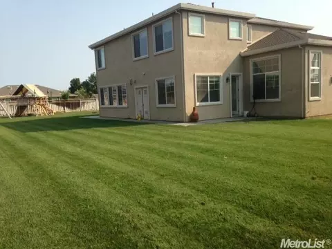 7860 Zilli Dr, Tracy, CA 95304 photo 2
