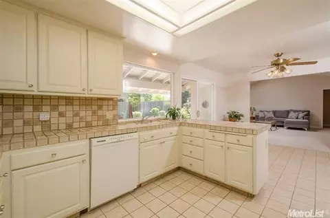4770 Rustic Oak Way, Carmichael, CA 95608 photo 9