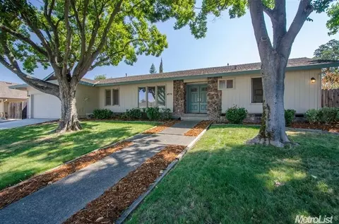 4770 Rustic Oak Way, Carmichael, CA 95608 photo 2