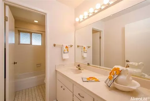 4770 Rustic Oak Way, Carmichael, CA 95608 photo 15