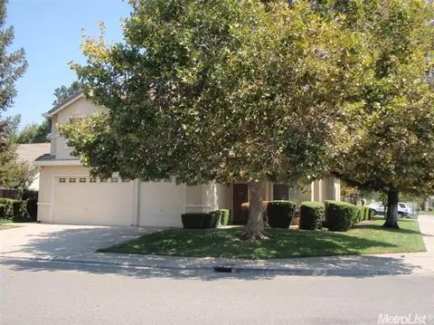 2344 Meadowbrook Dr, Lodi, CA 95242 photo 2
