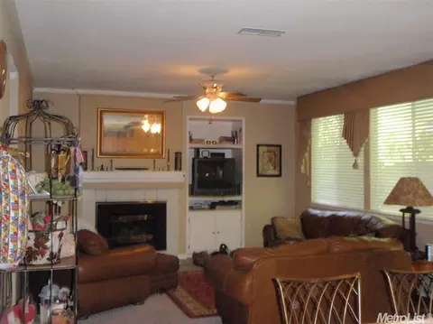 2344 Meadowbrook Dr, Lodi, CA 95242 photo 7