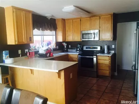 424 N Walnut Ave, Manteca, CA 95336 photo 9