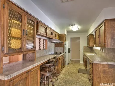 1829 Hunt Ave, Modesto, CA 95350 photo 10