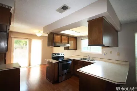 5035 3rd St, Rocklin, CA 95677 photo 2