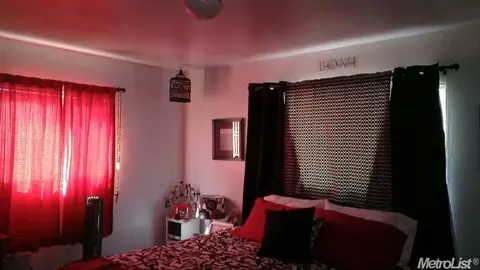 735 E Los, Los Banos, CA 93635 photo 9