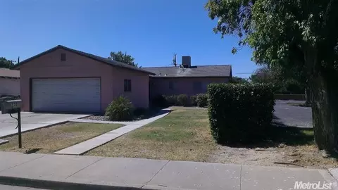735 E Los, Los Banos, CA 93635 photo 2
