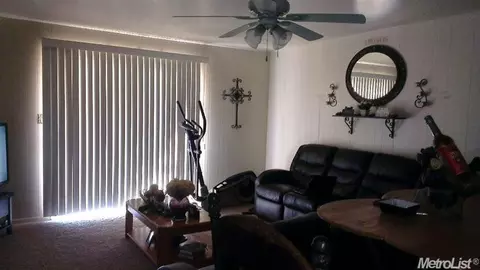 735 E Los, Los Banos, CA 93635 photo 6