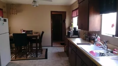 735 E Los, Los Banos, CA 93635 photo 3