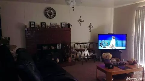 735 E Los, Los Banos, CA 93635 photo 7