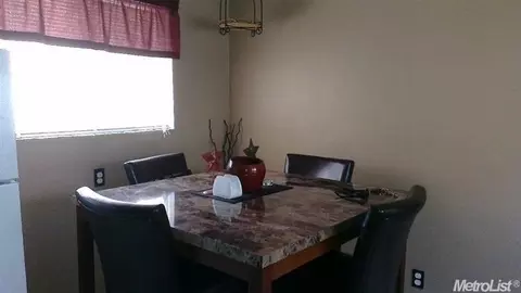 735 E Los, Los Banos, CA 93635 photo 4