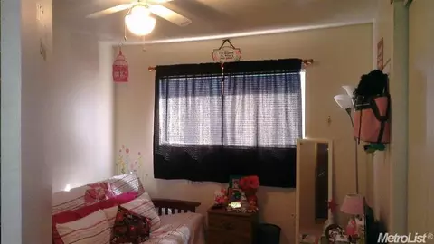 735 E Los, Los Banos, CA 93635 photo 11
