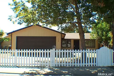 1720 Radley Pl, Modesto, CA 95351 photo 1