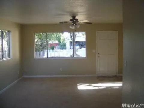 1720 Radley Pl, Modesto, CA 95351 photo 3