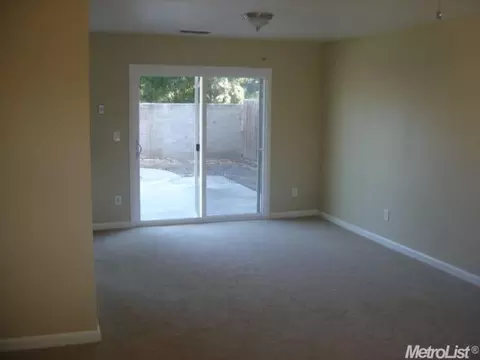 1720 Radley Pl, Modesto, CA 95351 photo 4
