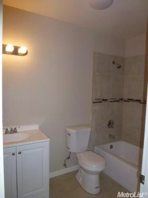 924 Elm Ave, Modesto, CA 95351 photo 8