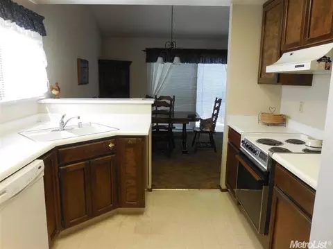 3601 Thomas More Way, Modesto, CA 95356 photo 2