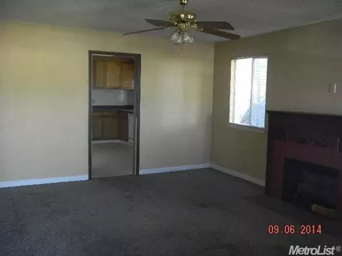 570 Bernell Ave, Turlock, CA 95380 photo 4