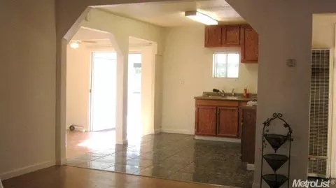 407 Empire Ave, Modesto, CA 95354 photo 8