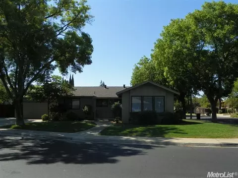 1800 Kruger Dr, Modesto, CA 95355 photo 2