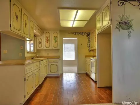 348 Rose Ct, Ripon, CA 95366 photo 8