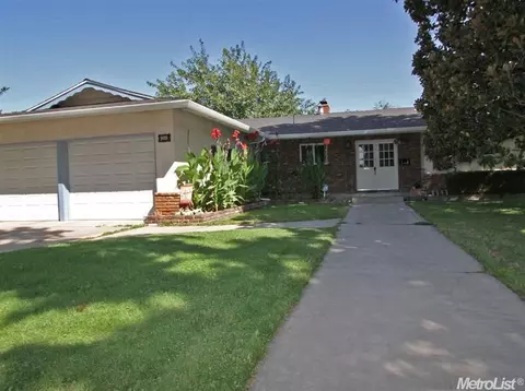 909 E Rumble, Modesto, CA 95350 photo 2