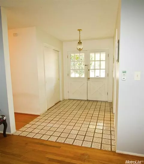 909 E Rumble, Modesto, CA 95350 photo 5