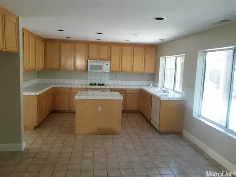 2033 Raven St, Tracy, CA 95376 photo 4