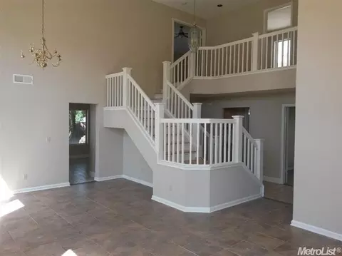 2033 Raven St, Tracy, CA 95376 photo 2