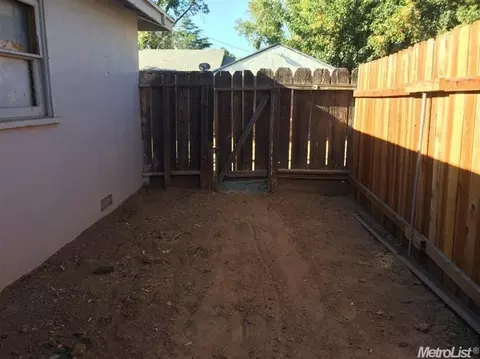 2027 Glendale Ave, Modesto, CA 95354 photo 3
