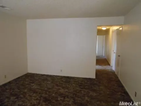 1111 E Kennedy St, Madera, CA 93638 photo 13