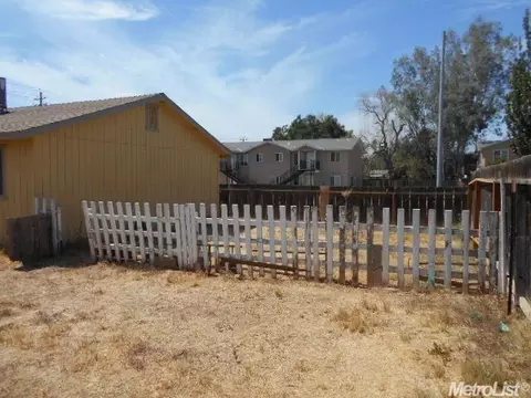 1111 E Kennedy St, Madera, CA 93638 photo 15