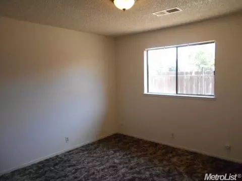 1111 E Kennedy St, Madera, CA 93638 photo 10