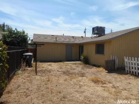 1111 E Kennedy St, Madera, CA 93638 photo 14