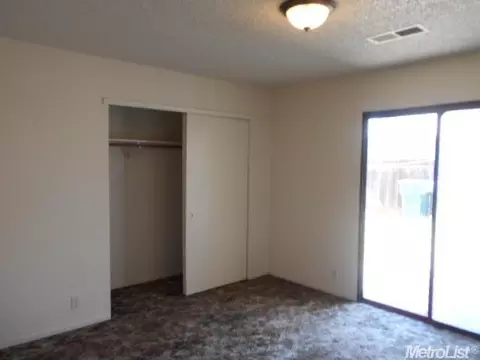 1111 E Kennedy St, Madera, CA 93638 photo 7
